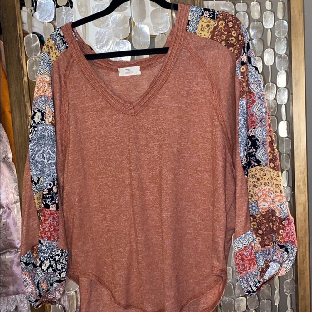 V neck top with balloon sleeves